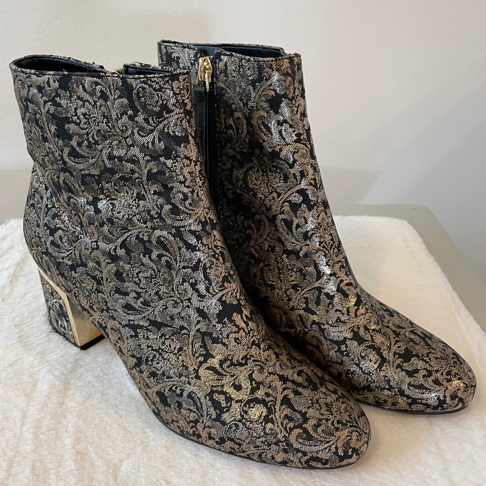 DKNY Bootie